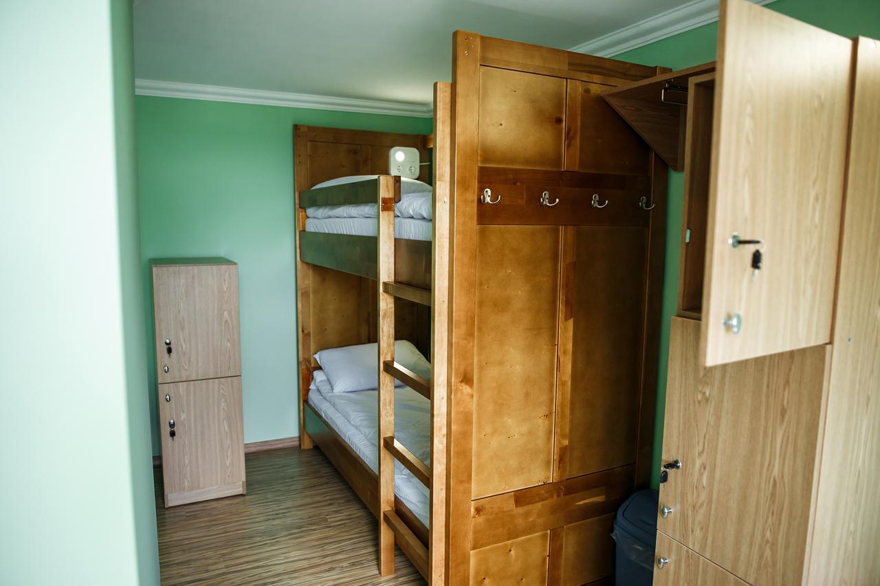 Sweet Home Hostel / Guest House Chernivtsi Exterior foto